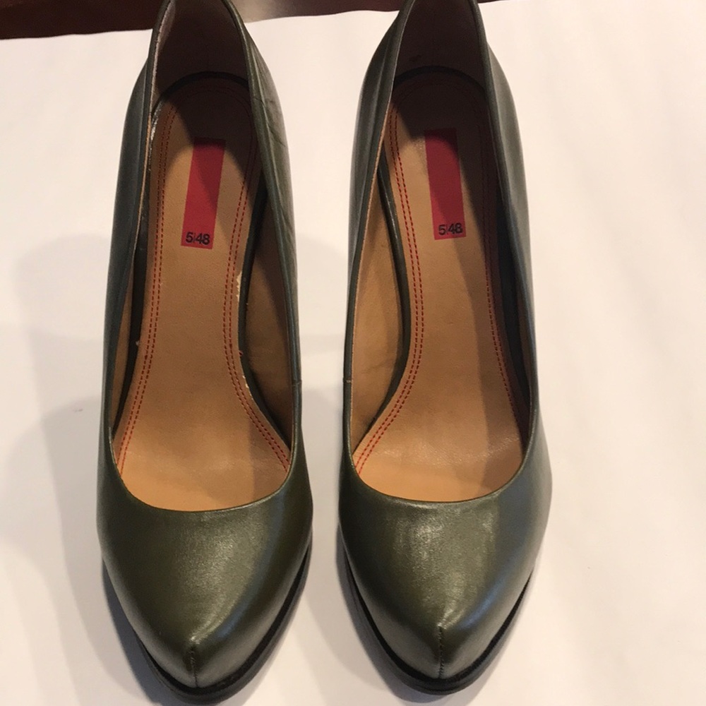 5/48 olive leather high heels